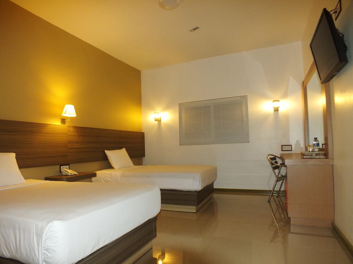 Zamrud Malioboro Otel Yogyakarta Dış mekan fotoğraf